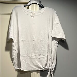 CALIA by Carrie Underwood White Short Sleeve Tee